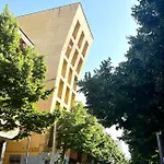 Elda Yellow Palace, Pazari I Ri Appartement