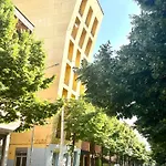 Elda Yellow Palace, Pazari I Ri Appartement *
