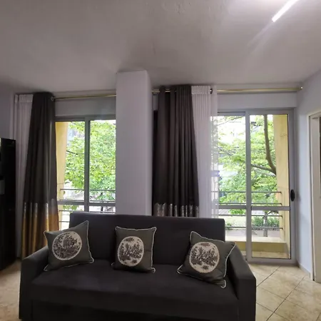 Elda Yellow Palace, Pazari I Ri Apartmán