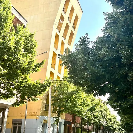 Elda Yellow Palace, Pazari I Ri Apartmán *