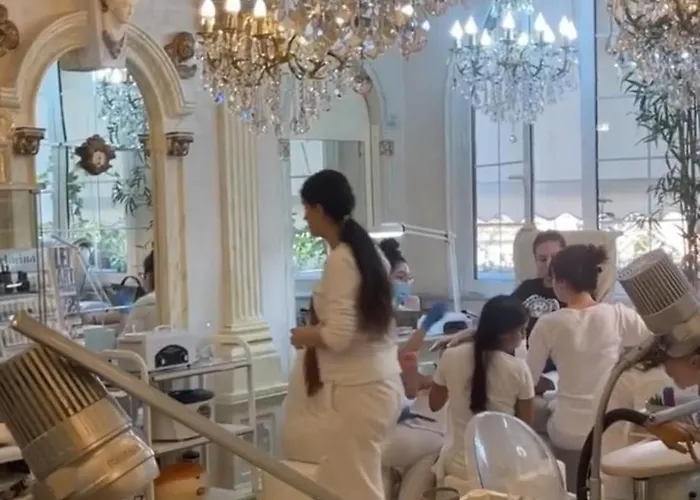 Elda Yellow Palace, Pazari I Ri Apartment *