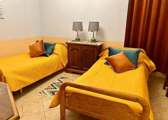 Elda Yellow Palace, Pazari I Ri Apartment