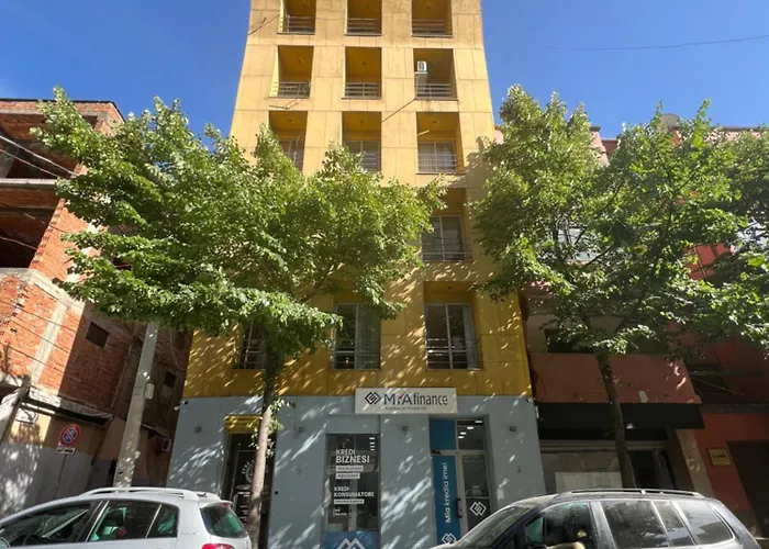 Elda Yellow Palace, Pazari I Ri Apartment *