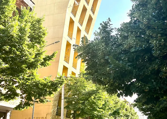 Elda Yellow Palace, Pazari I Ri Apartment *