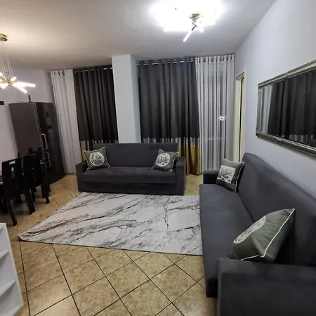 Elda Yellow Palace, Pazari I Ri Tirana