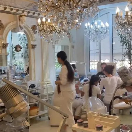 Elda Yellow Palace, Pazari I Ri Apartment *