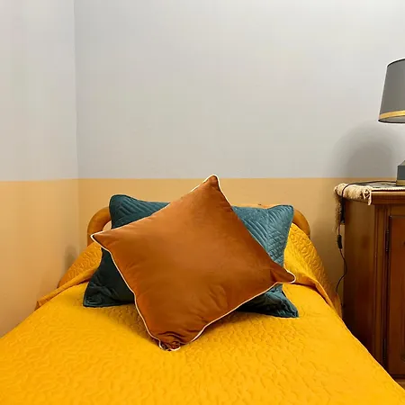 Elda Yellow Palace, Pazari I Ri *