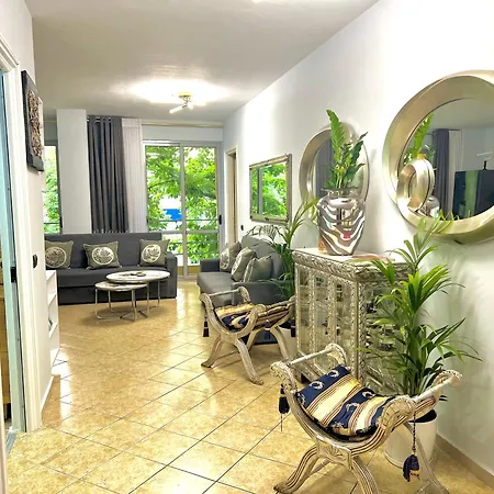 Elda Yellow Palace, Pazari I Ri Tirana