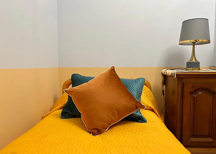 Elda Yellow Palace, Pazari I Ri *