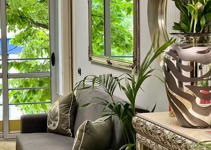 דירה Elda Yellow Palace, Pazari I Ri