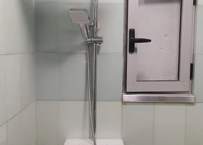 Elda Yellow Palace, Pazari I Ri アパート *