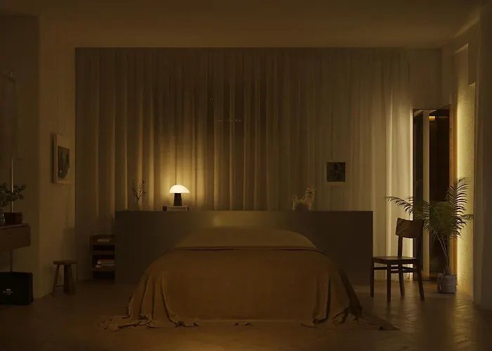 Elda Yellow Palace, Pazari I Ri * טיראנה